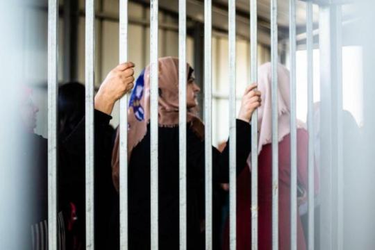 الاحتلال يحول  الأسيرة دعاء جرارعة للاعتقال الإداري 4 أشهر