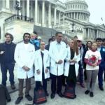 أطباء وناشطون أمريكيون يطالبون ترامب بفتح المعابر مع غزة