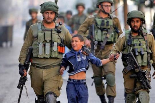 350 طفلا بينهم رضيع أسرى في سجون الاحتلال