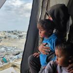 الدفاع المدني يناشد إنقاذ أطفال غزة قبل أن يحصدهم البرد