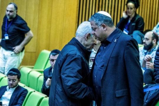 مركز "عدالة" يرفض قانون إعدام الأسرى الفلسطينيين ويعلن الطعن عليه