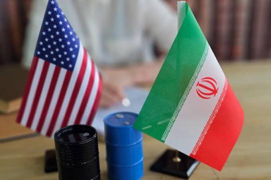 أمريكا تخطط بتشديد العقوبات.. إيران تقر بوجود صعوبات اقتصادية