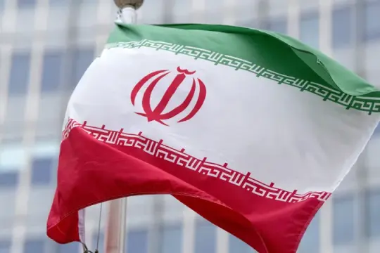 مؤشرات متسارعة نحو اتفاق أميركي–إيراني: تمديد التهدئة وإعادة فتح هرمز على طاولة التفاهمات