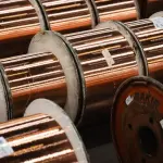 كندا توسّع رسومها الانتقامية على الواردات الأميركية بنسبة 50%