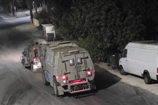 اقتحامات واعتقالات واحتجاز مواطنين في عدة مناطق بالضفة الغربية