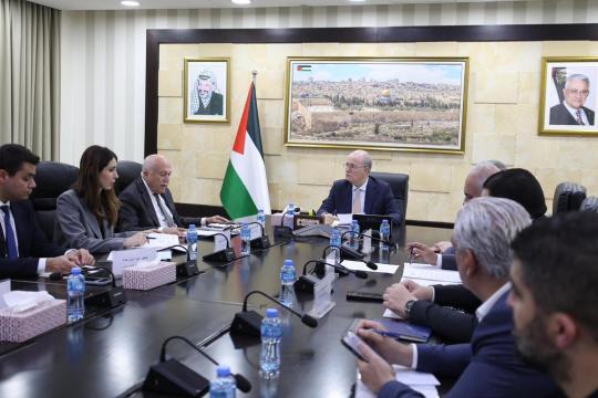 رئيس الوزراء يبحث ضبط الأسواق وتعزيز حماية المنتج الوطني