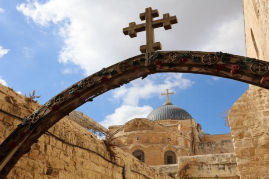 بطاركة ورؤساء كنائس القدس يؤكدون وحدة التمثيل الكنسي ويحذّرون من مبادرات مضرّة