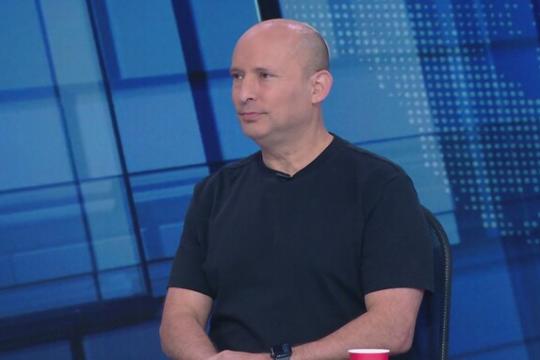 بينيت: نتنياهو صنع «وحشاً» ويتهرب من المسؤولية ويُبقي «خونة» في مكتبه