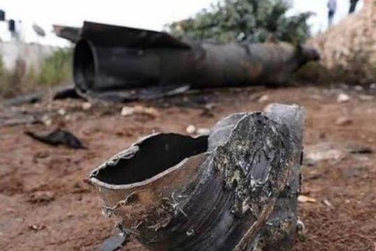 سقوط شظايا صواريخ في مخيم قلنديا وكفر عقب شمال القدس