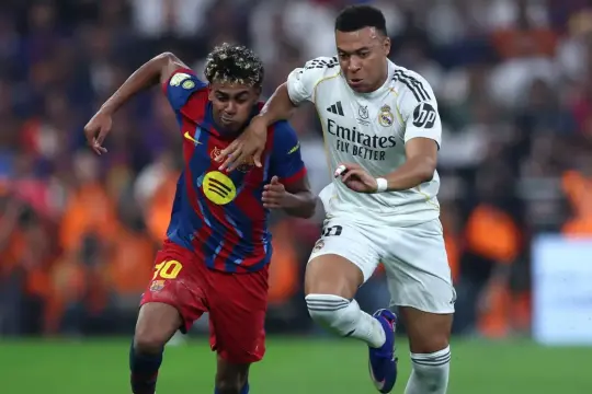 الذكاء الاصطناعي يتوقع نتيجة كلاسيكو برشلونة وريال مدريد.. هل يحسمها أصحاب الأرض؟