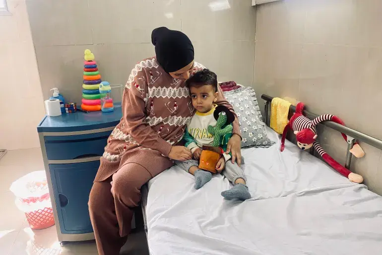 في اليوم العالمي للسرطان.. الوزارة تحذر من مصير مجهول للمرضى وتناشد بفتح المعابر وإدخال الأدوية