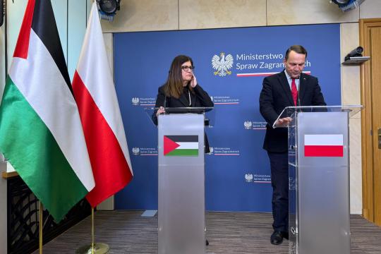 شاهين تبحث في بولندا تعزيز العلاقات الثنائية وتطورات الأوضاع في الأراضي الفلسطينية