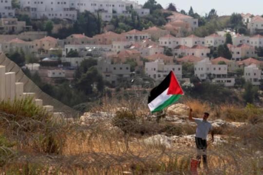 مستوطنون يقيمون بؤرة على أراضي زعترة شرق بيت لحم