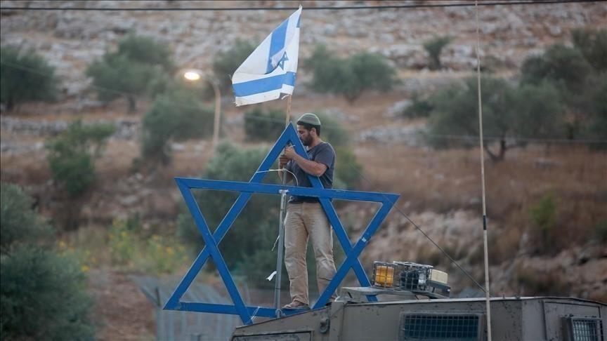 مستوطنون يقيمون بؤرة جديدة قرب تجمع بدوي بالخان الأحمر شرق القدس