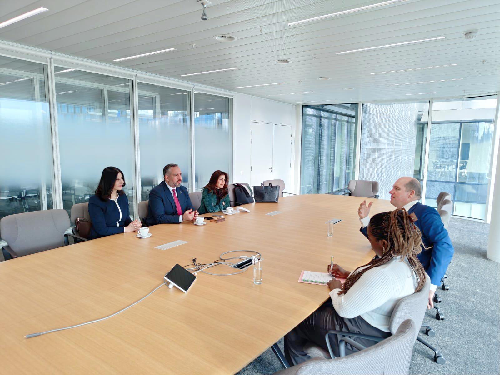 قنواتي وجادو يناقشان مع رئيس بلدية بروكسل التعاون التنموي والثقافي والإنساني