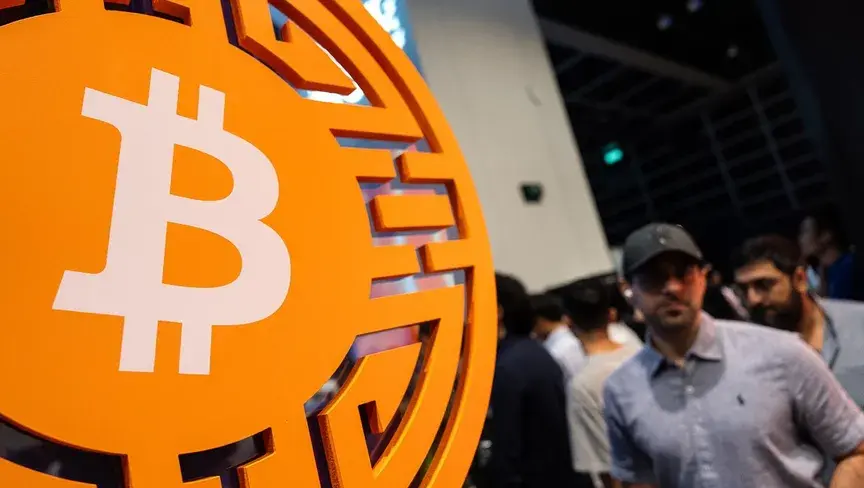 القرصنة تعيد المخاوف بشأن أمن أصول العملاء إلى الواجهة، و«BNB» تتراجع بنحو 5% وسط موجة بيع واسعة في سوق العملات المشفرة.