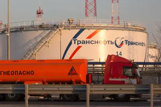 الولايات المتحدة تمنح الهند ترخيصاً مؤقتاً لشراء النفط الروسي وسط توترات خليجية