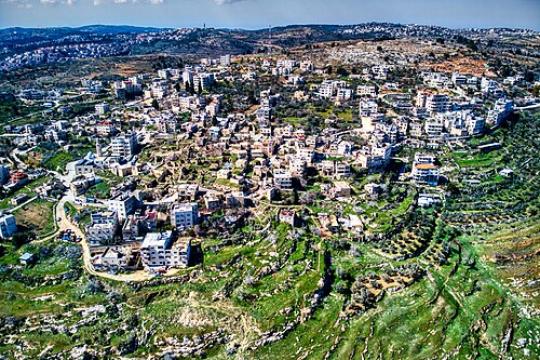 الاحتلال يمنع قرابة 30 مواطنا من دخول قرية بيت إكسا بالقدس