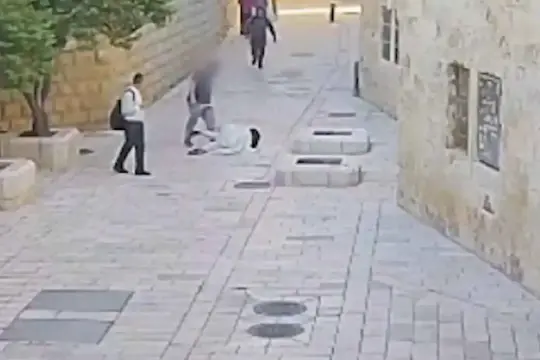احتجاجات في القدس بعد اعتداء مستوطن على راهبة فرنسية قرب البلدة القديمة
