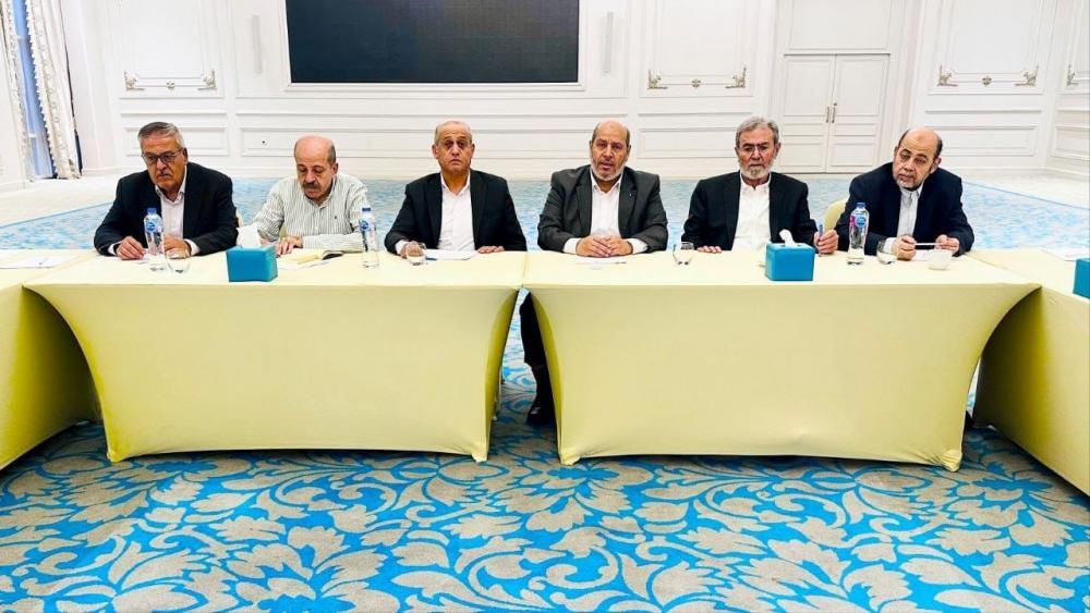 اجتماع الفصائل بحث نتائج المشاورات مع مصر والوسطاء وحمّل إسرائيل مسؤولية تعطيل خارطة الطريق واستمرار الانتهاكات في غزة والضفة