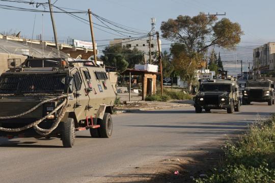 الجيش الإسرائيلي يشن عملية عسكرية واسعة في شمال الضفة الغربية ويفرض حظر تجول