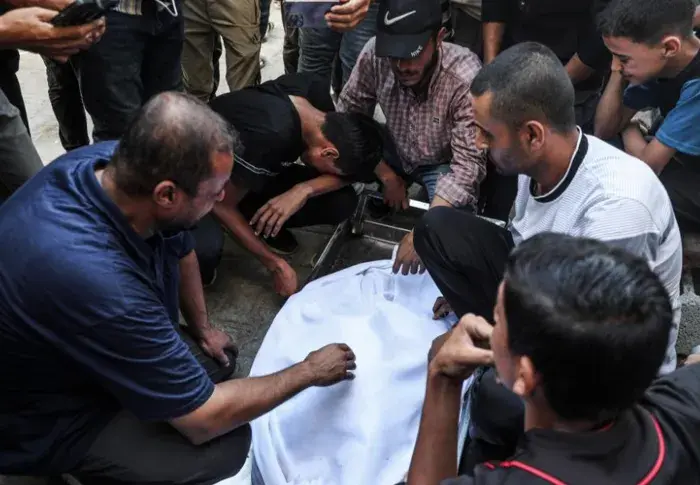 مصادر طبية: 4 شهداء و8 إصابات خلال 24 ساعة، فيما ارتفع عدد الضحايا منذ وقف إطلاق النار إلى 1,045 شهيدًا و3,380 مصابًا.