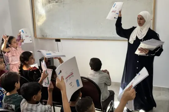 مدرسة فلسطينية في العريش تمنح أطفال غزة فرصة للتعلم وسط النزوح