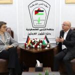 أبو هولي يبحث مع السفيرة الألمانية دعم الأونروا واستدامة عملها وسط التحديات المالية