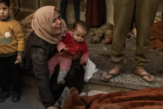 حماس تتهم إسرائيل بارتكاب «مجازر» في غزة واستغلال التصعيد الإقليمي لتكثيف الهجمات