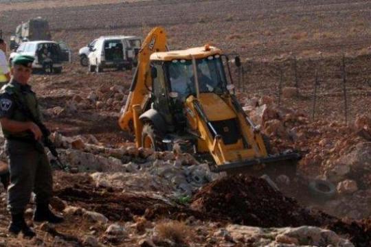جرافات الاحتلال تبدأ شق طريق استيطاني جديد على أراضي بتير غرب بيت لحم