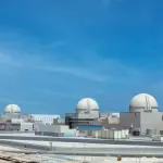 الدفاع الإماراتية: اعتراض 3 مسيّرات واستهداف مولد كهربائي قرب محطة براكة دون تأثير إشعاعي