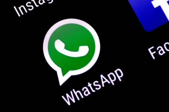 واتساب يختبر أدوات رقابة أبوية جديدة على آيفون لإدارة حسابات الأطفال