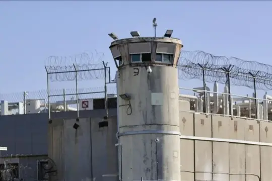 هيئة شؤون الأسرى ونادي الأسير يحذّران من خطورة قرار إسرائيل إبعاد أسيرين مقدسيين