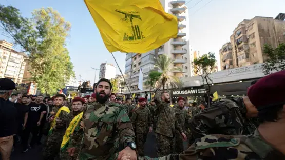 رغم تراجع قدرته على القصف المكثف، الحزب يعتمد حرب العصابات ويطلق مئات القذائف يومياً