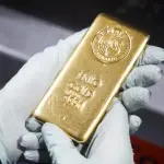 الذهب ينخفض مع ترقب محضر اجتماع المركزي الأمريكي