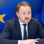 مفوض الطاقة الأوروبي يحذر من صدمة طاقة طويلة الأمد في منطقة اليورو