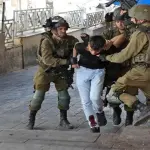 الاحتلال يعتقل أطفالًا ومواطنين في مداهمات واسعة بالضفة الغربية