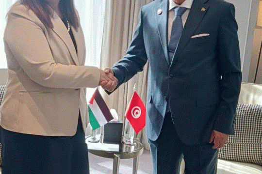 وزيرة الخارجية الفلسطينية تبحث مع نظيرها التونسي تعزيز الدعم السياسي والمالي لفلسطين