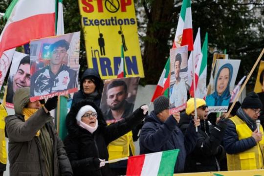 تقديرات إسرائيلية: احتجاجات إيران تتصاعد وتهدد استقرار النظام