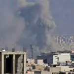 الدفاعات الإماراتية تعترض صواريخ ومسيّرات إيرانية