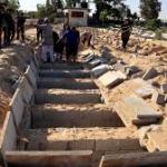 غزة: دفن 24 شهيدًا مجهولي الهوية بعد تسلم دفعة جديدة من الجثامين