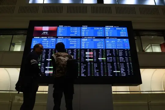 الأسواق الآسيوية تتذبذب مع تعثر محادثات إيران واستمرار إغلاق هرمز