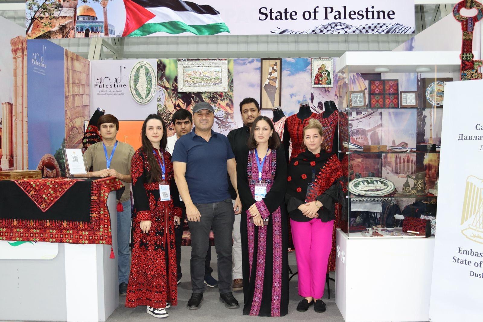السفارة الفلسطينية تعرض مطرزات وتحفاً تراثية وتروّج للمعالم السياحية وتشجع على زيارة فلسطين