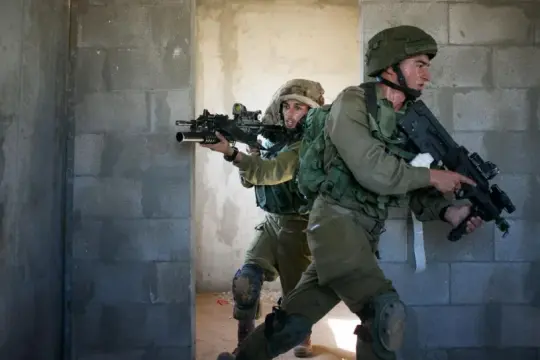 استشهاد مسنة بسكتة قلبية خلال اقتحام منزلها في جيوس على يد قوات الاحتلال