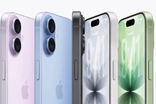 أبل تقترب من استعادة صدارة سوق الهواتف الذكية بفضل آيفون 17