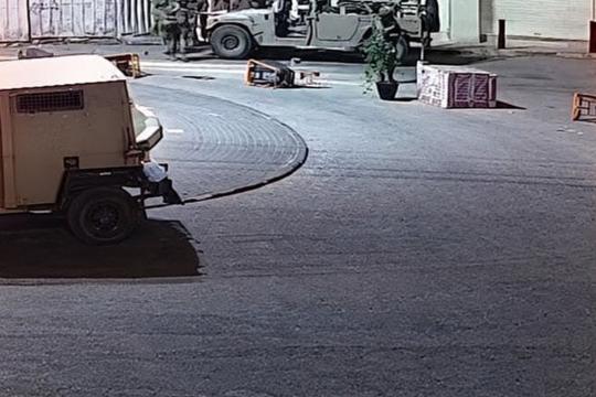 الاحتلال يحوّل مكتب قناة الغد في الخليل إلى ثكنة عسكرية وسط عملية واسعة بالمدينة