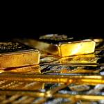 ارتفاع قياسي لأسعار الذهب إلى 4700 دولار للأوقية