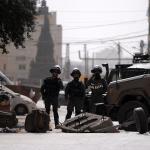 الاحتلال الإسرائيلي يعتقل 13 شابًا من بلدة عزون ويواصل اقتحامات طوباس