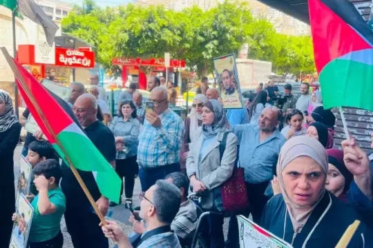 وقفة في نابلس إحياءً لليوم العالمي لنصرة الأسرى.. دعوات لإنهاء الانتهاكات بحق المعتقلين