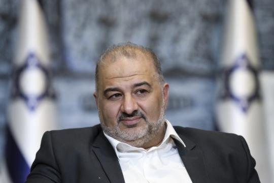 منصور عباس يحذر من فوز نتنياهو في الانتخابات الإسرائيلية